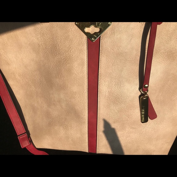 Steve Madden tote with detachable shoulder strap - Picture 5 of 5